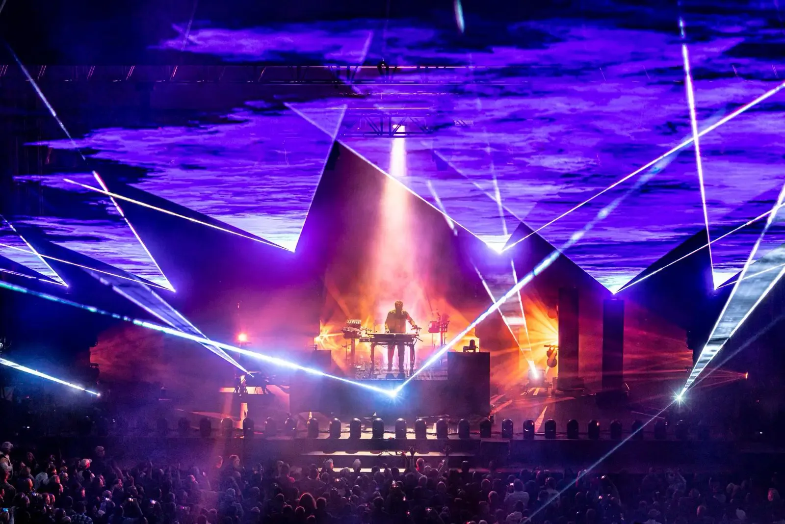 Special Summer Live Tour 2025 — photo 9